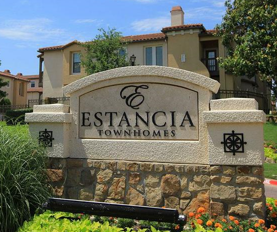 Estancia Townhomes offer luxury apartments homes at 5518 Estancia